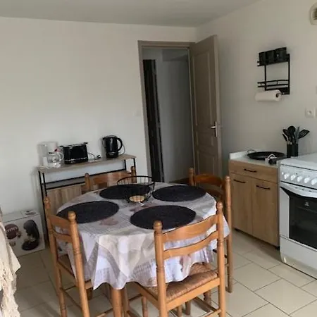 Apartmán A La Campagne A 30mn Des 24h Du Mans Wifi Cable Reseau Fibre Saint-Georges-du-Rosay